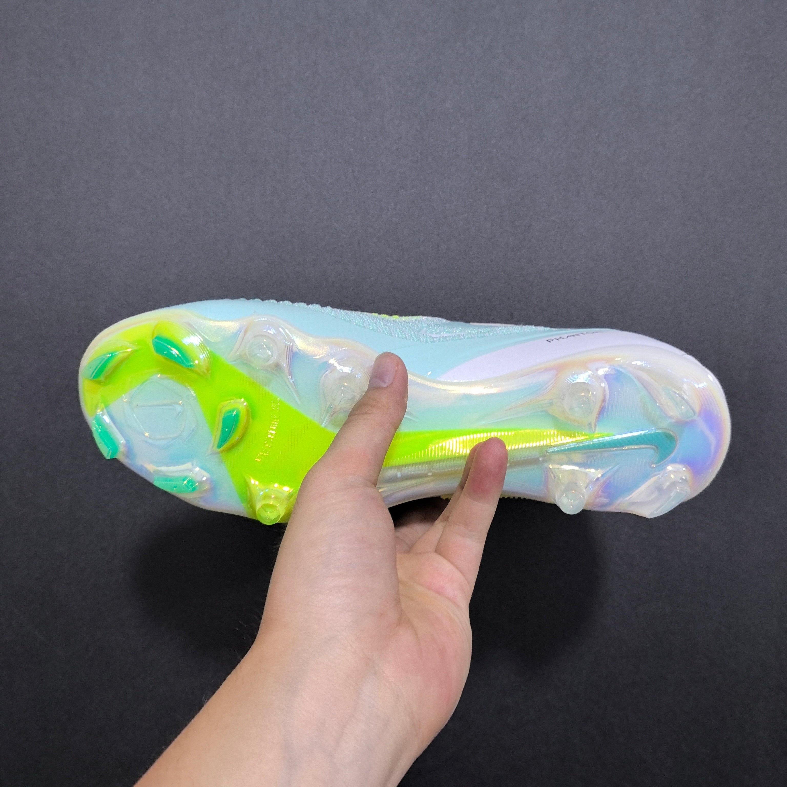 Chuteira Campo Nike Phantom GX 6 FG Elite + Brindes