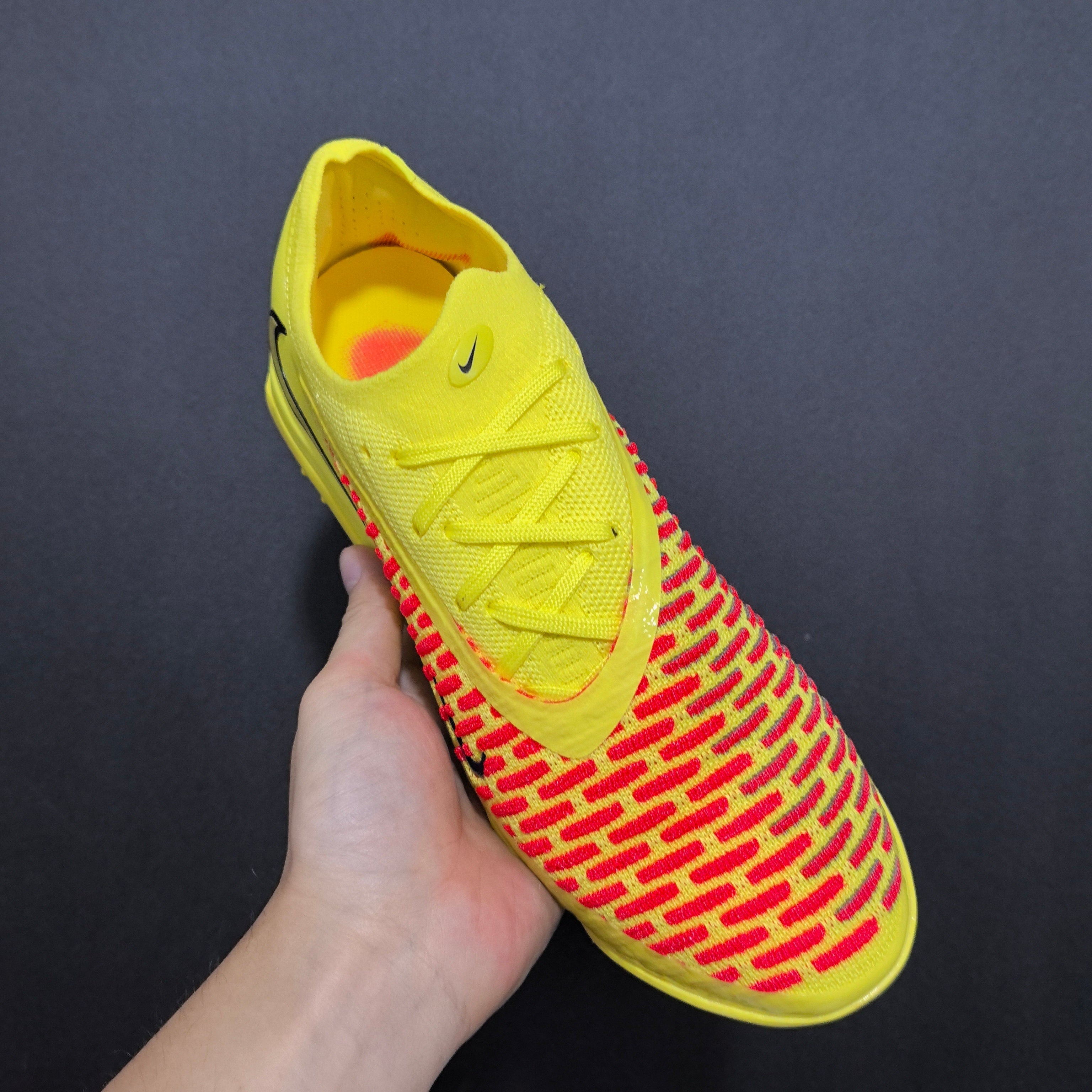 Chuteira Society Nike Phantom GX 6 TF Elite + Brindes