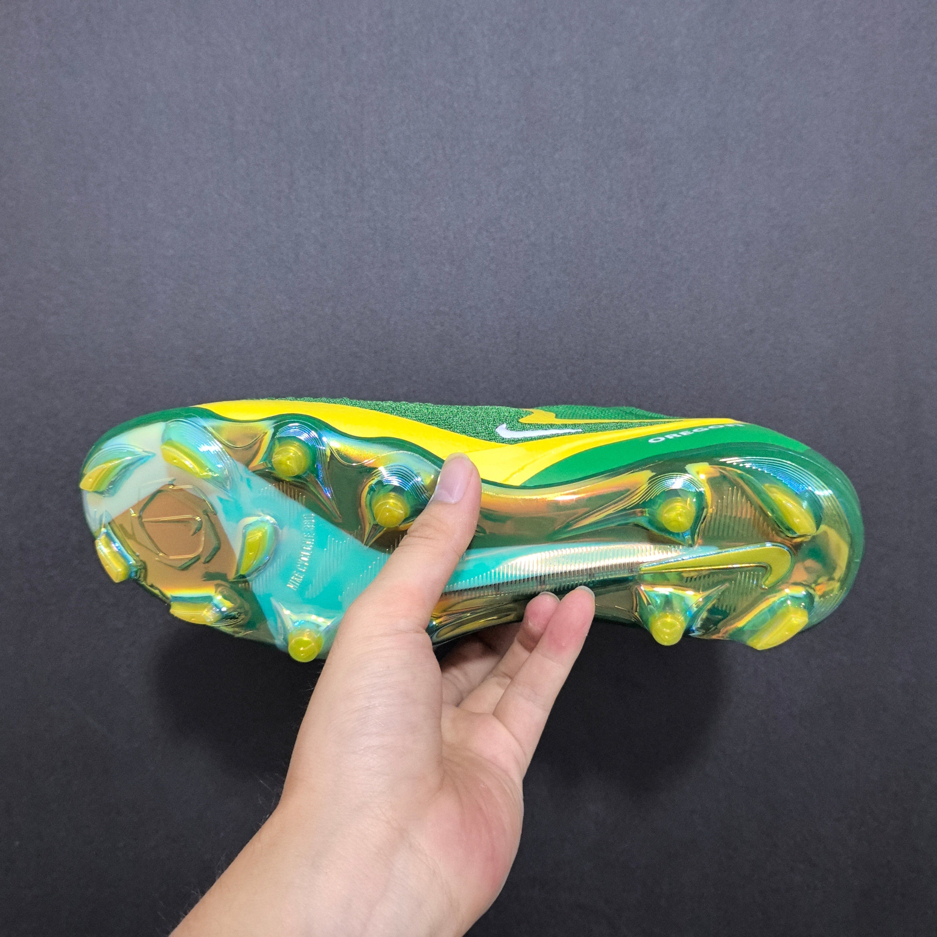 Chuteira Campo Nike Phantom GX 6 FG Elite + Brindes