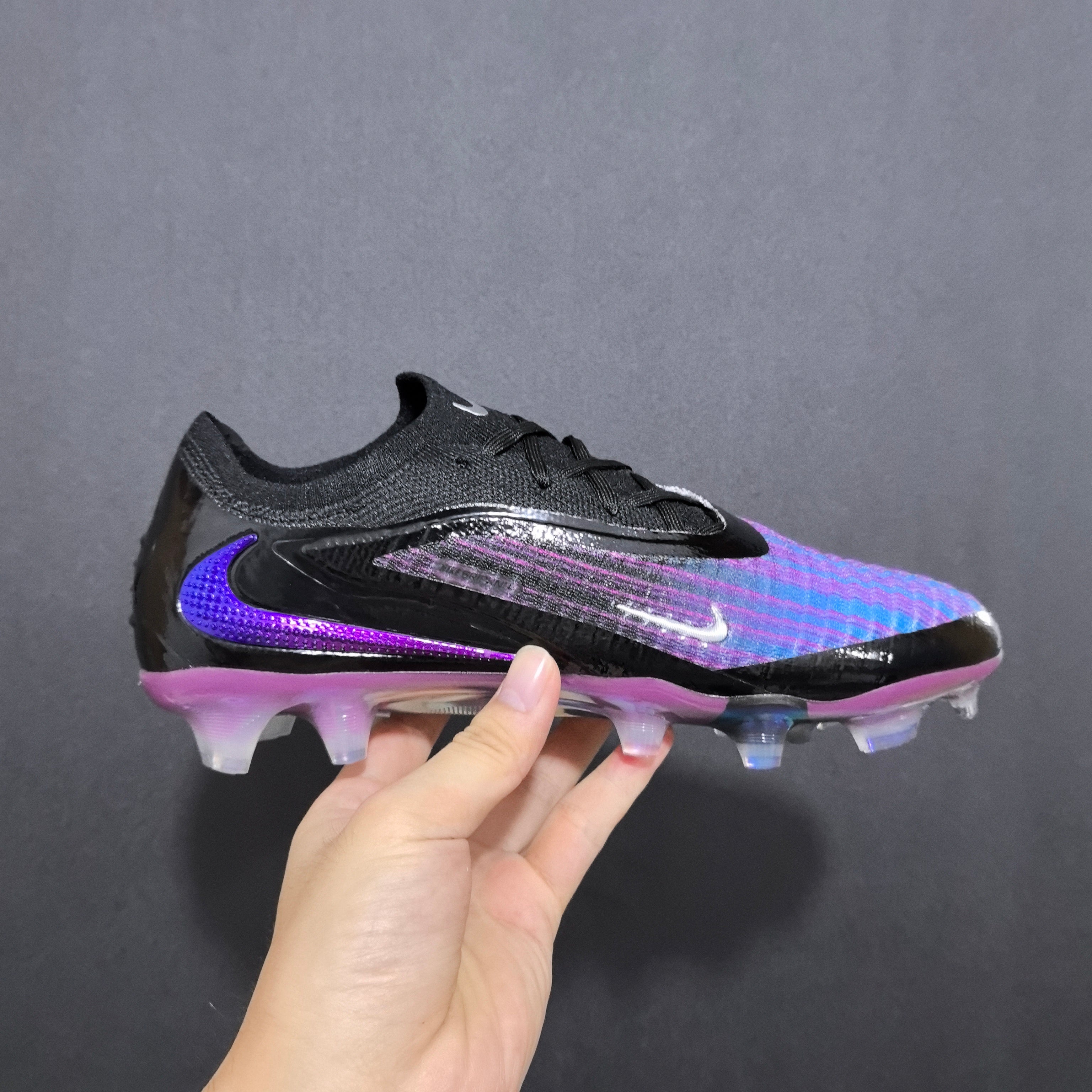 Chuteira Campo Nike Phantom GX 6 FG Elite + Brindes